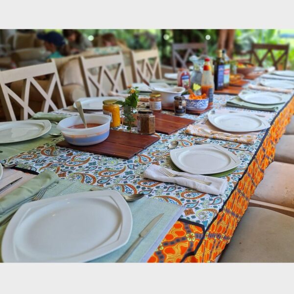 Alternative view of Table cloth