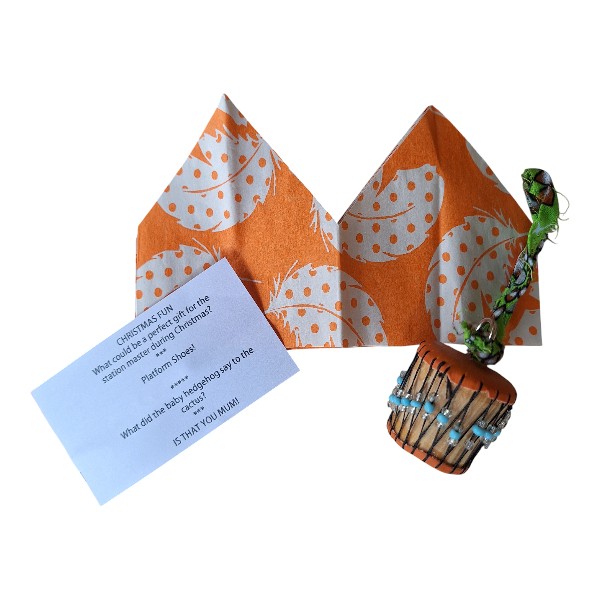 Alternative view of Gold Crackers (Set 21)