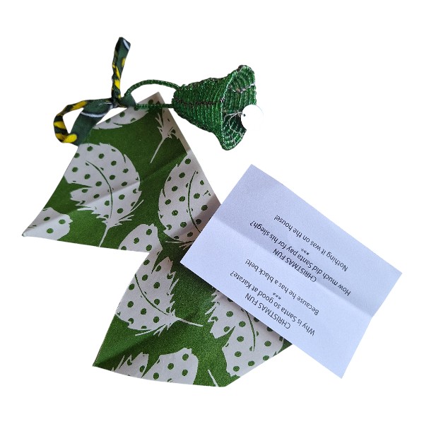 Alternative view of Gold Crackers (Set 4)